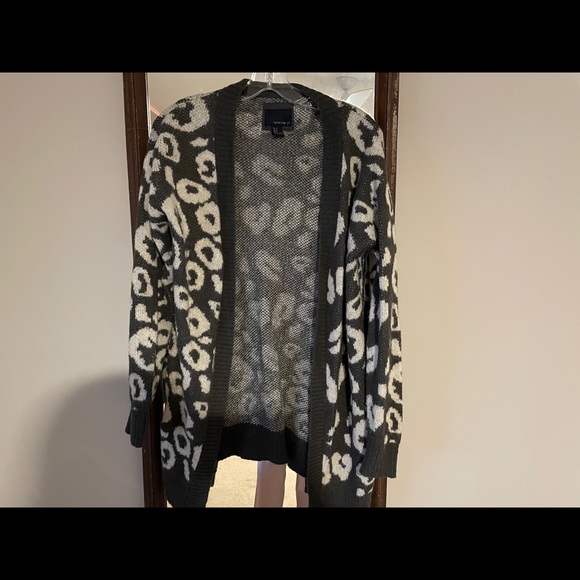 forever 21 cheetah print cardigan - Picture 1 of 2